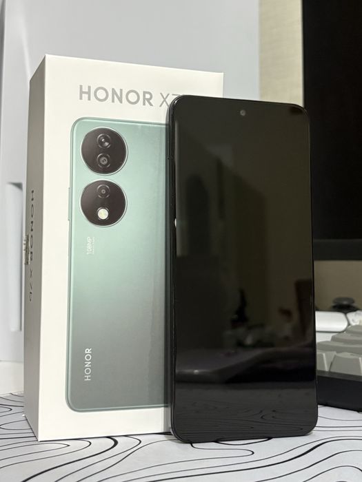 Продам смартфон Honor x7b