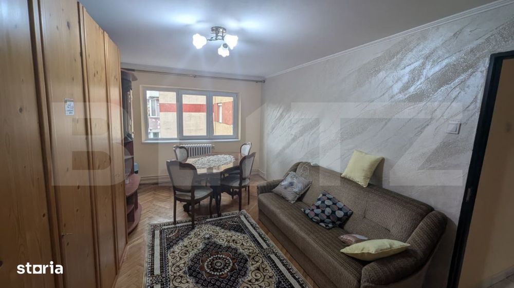 Apartament cu 2 camere, decomandat, 55 mp, 2 bai, zona Cetate — fotografia 1