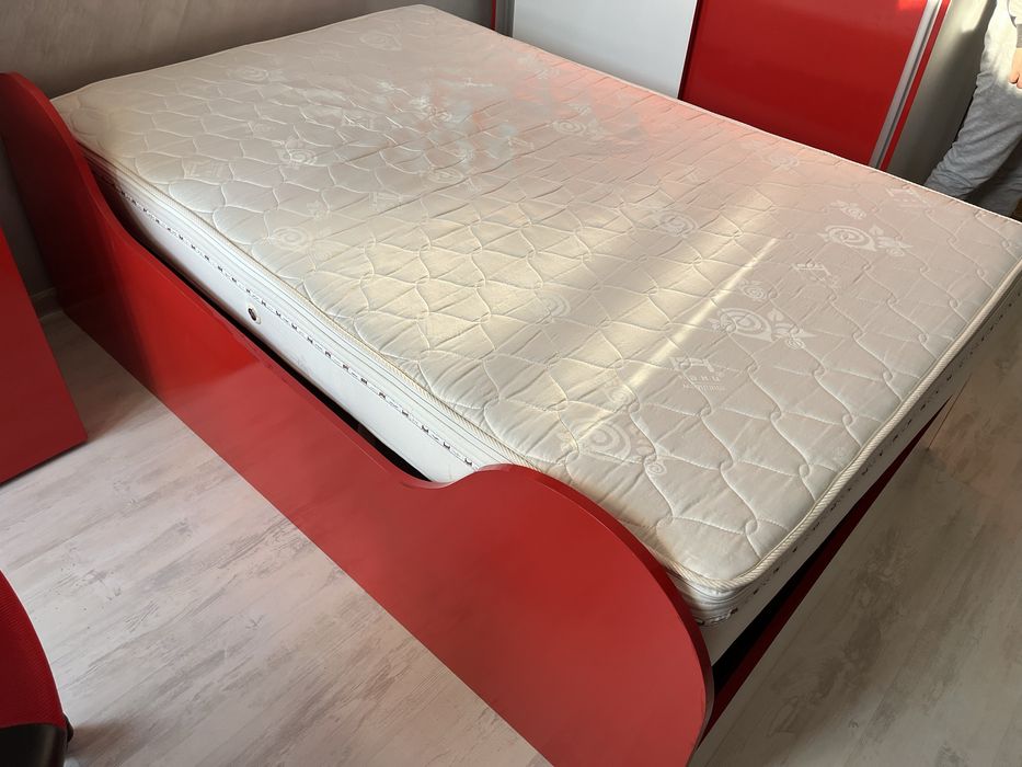 Легло с матрак и механизъм с място за багаж 120/190см.