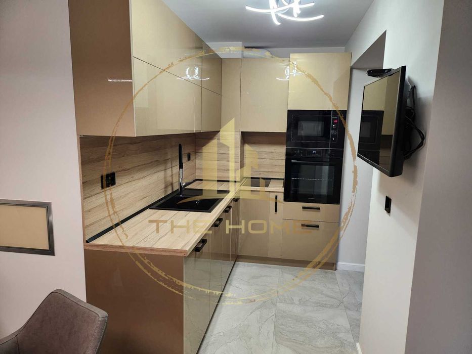 Дава се под наем Четиристаен апартамент в Варна, Базар Левски - 110 кв.м за 1346.4 € - Снимка #1