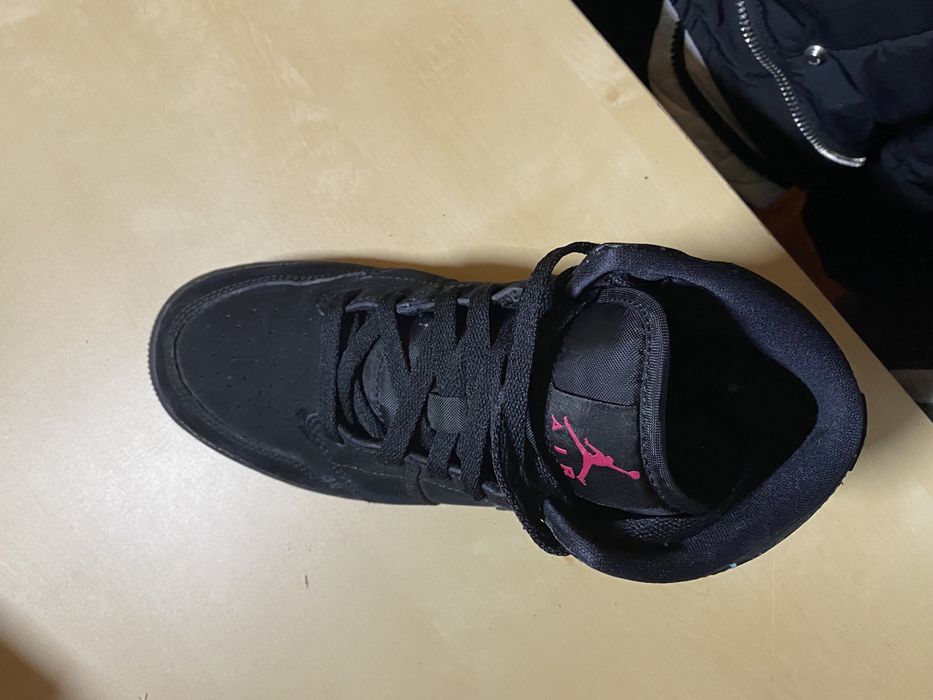 vand jordan 1 retro negru marimea 38.5