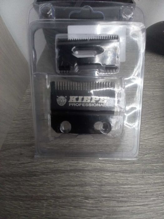 Vand set masini de tuns profesionale