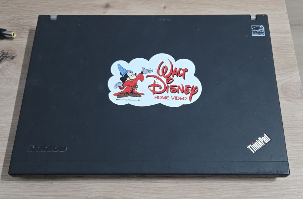 Laptop Lenovo x200s funtional dar cu lipsuri