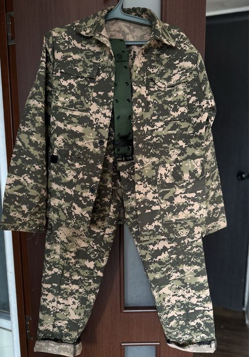 Продам платье,камуфляжный костюм