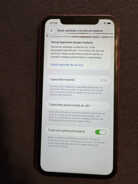 Vând iPhone 11 Red, 128 GB