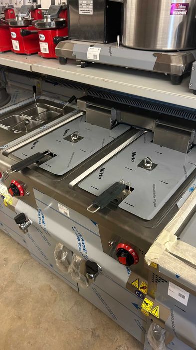 Двоен електрически фритюрник 12 + 12 литра.