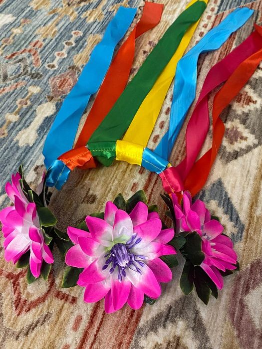 Срочно продам костюмы на девочек