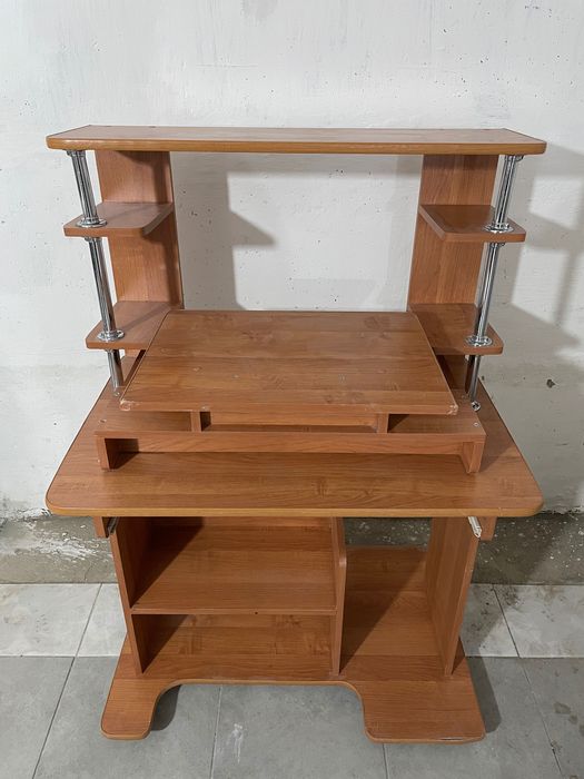 Продам компьютерный стол