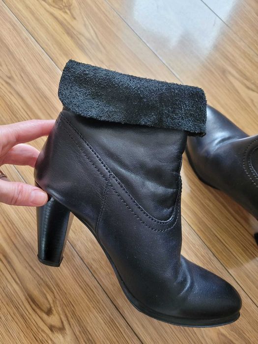 Botine negre din piele