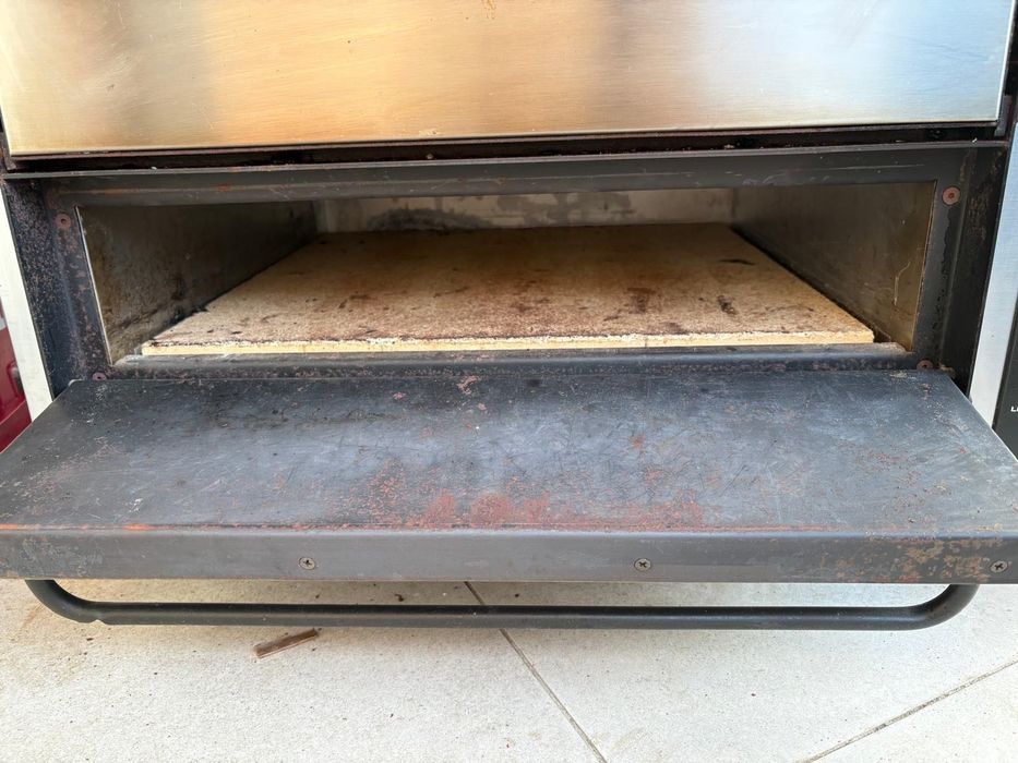 Nou!! Cuptor pt pizza FAGE!!