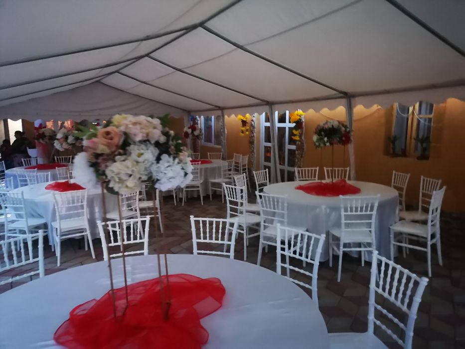 Închiriere corturi, scaune, mese rotunde, decorațiuni
