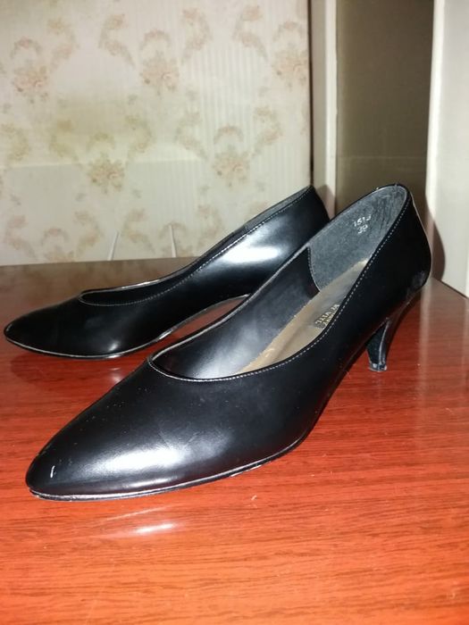 Продаются женские туфли