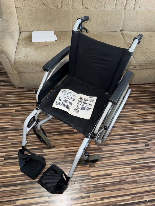 Scaun carut rulant medical handicap dizabilitati batrani