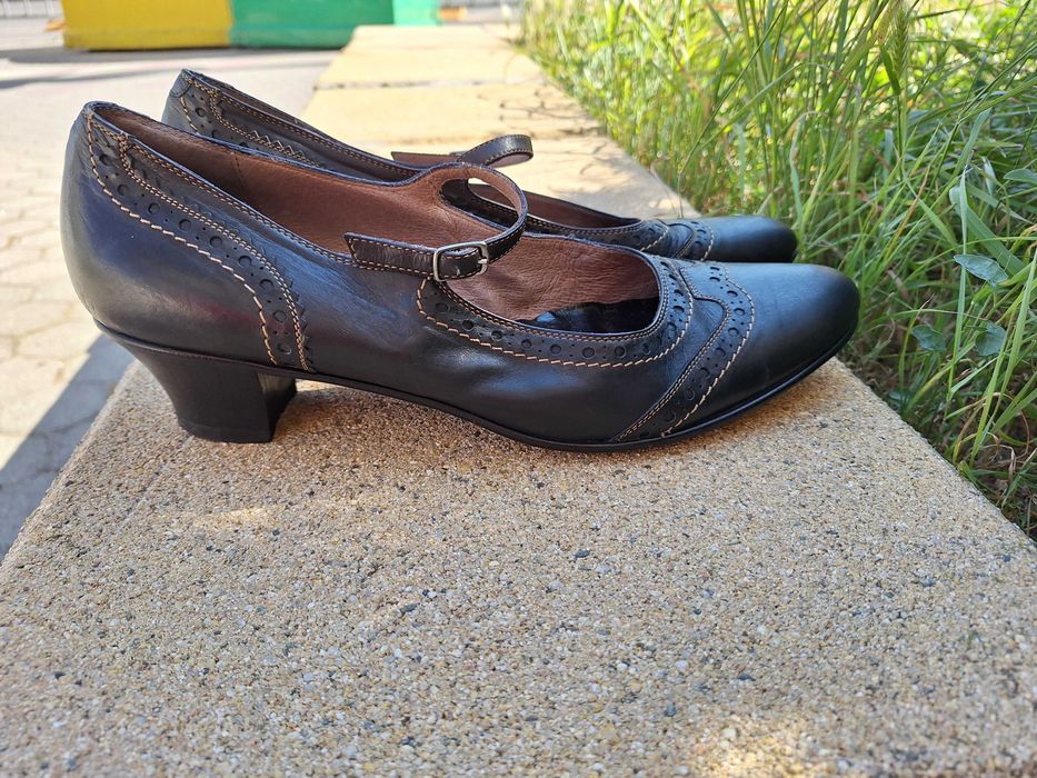 Дамски обувки, кафяви, средновисок ток, 40 номер