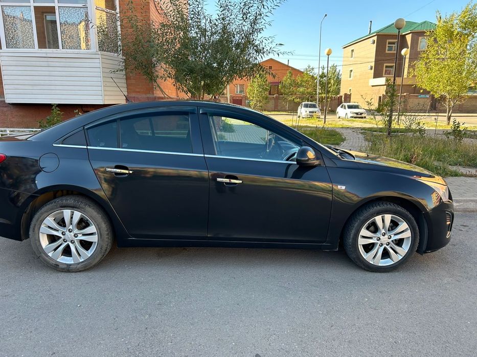 Шевроле Круз 2013 года