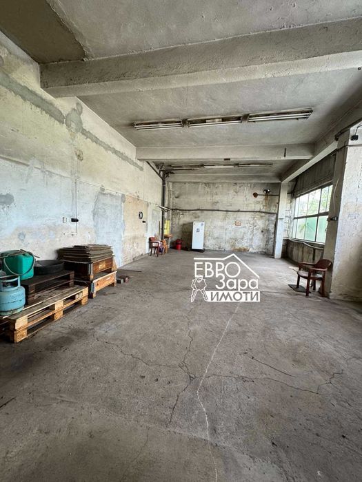 Промишлена сграда с офиси под наем