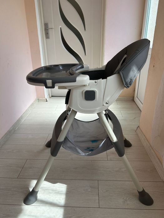 Vând scaun de masă Bebeluși