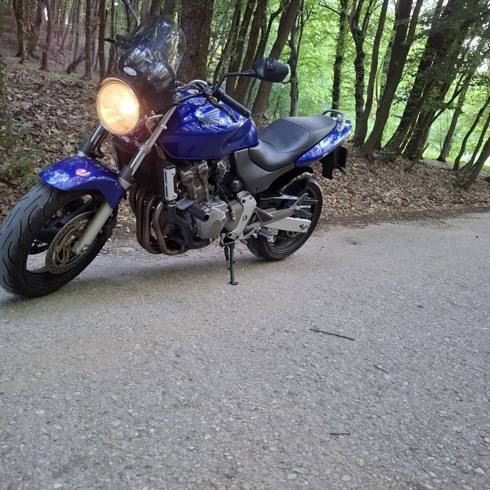 Vând honda hornet 600