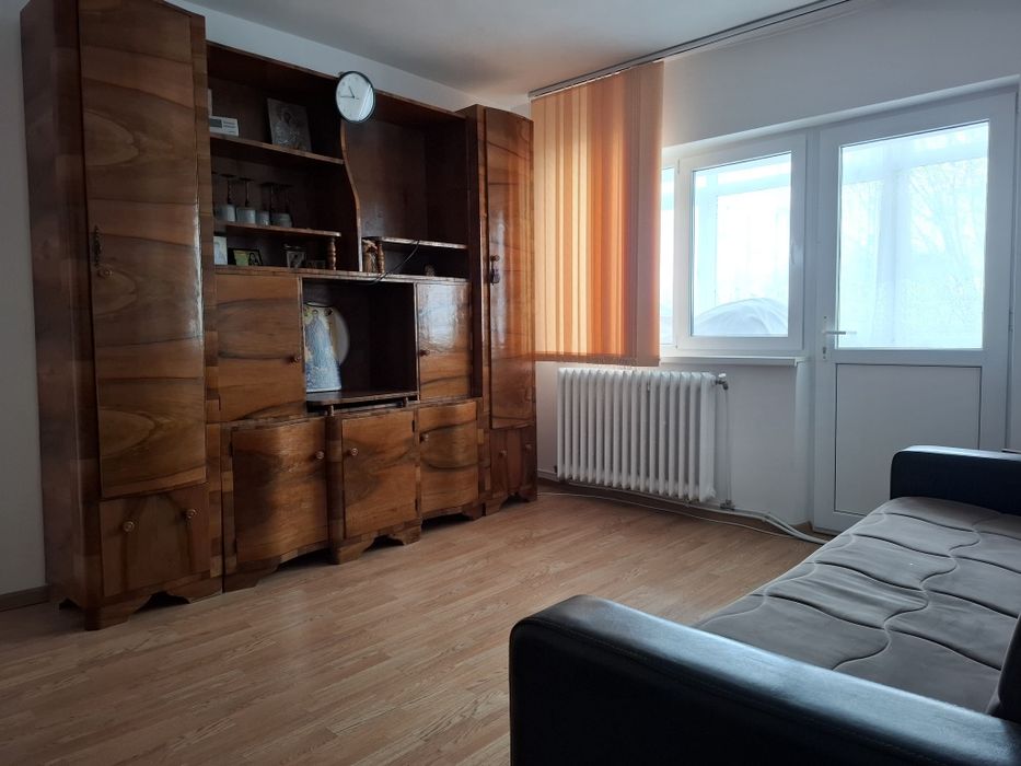 Apartament 3 camere 4/4 semidecomandat Piata Mica Dalas negociabil