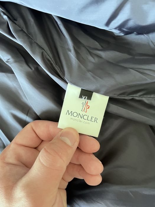 Безрукавка Moncler