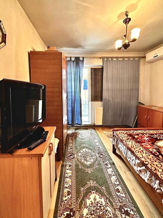 Apartament 2 camere, decomandat, Barlad, ultracentral, parter