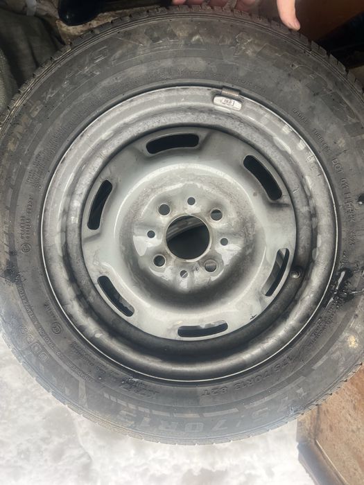 Балондар сатылады 174/70/13 летный