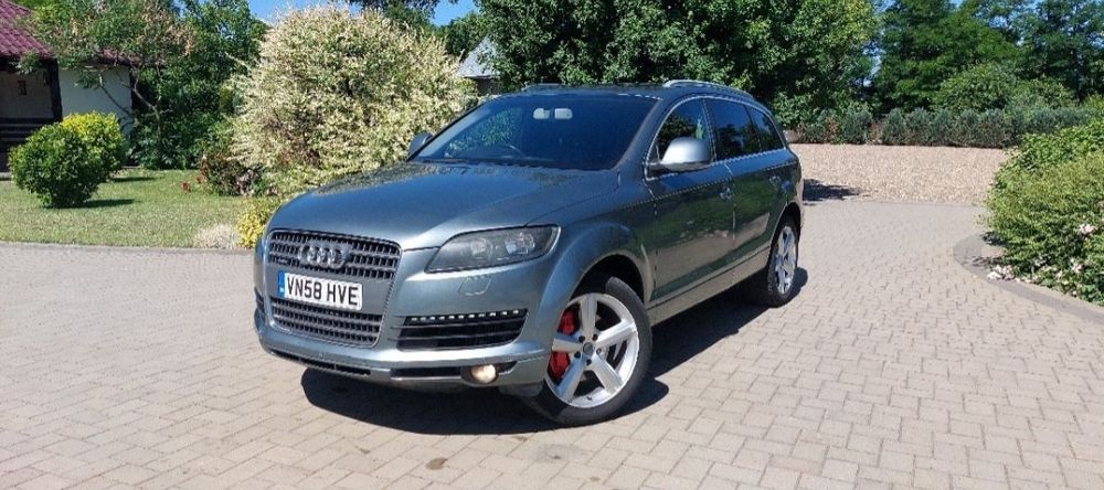 Audi Q7 din 2009 motor 3.0 V6 Volan pe dreapta Anglia