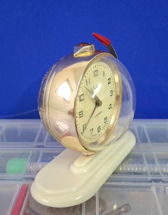 Ceas vechi mecanic glob pământesc