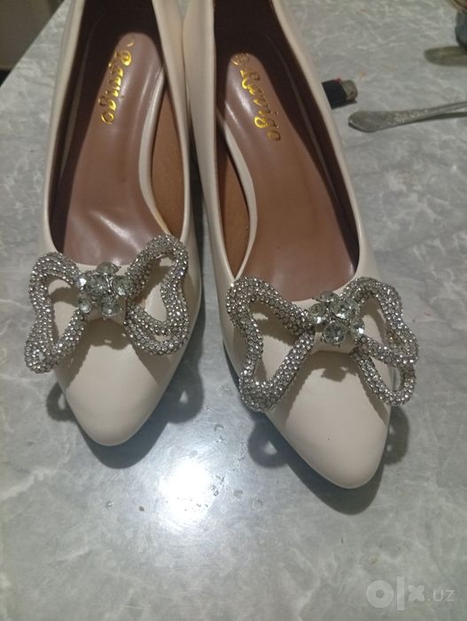 Продам женские туфли новые
