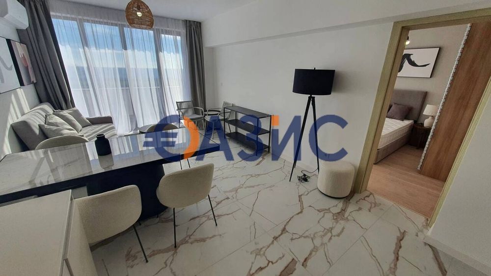 Напълно обзаведен апартамент с морска гледка в комплекс „Sole Mare“,