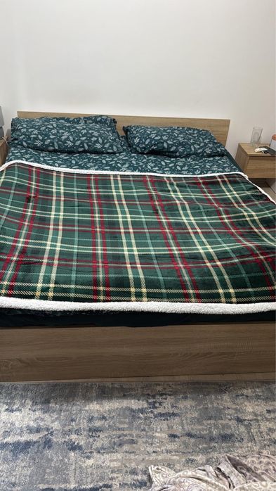 Pat + saltea + comoda tv + noptiere