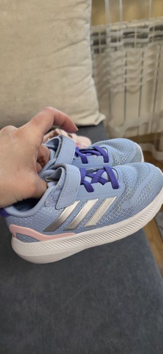 Детскую обувь 5 пар