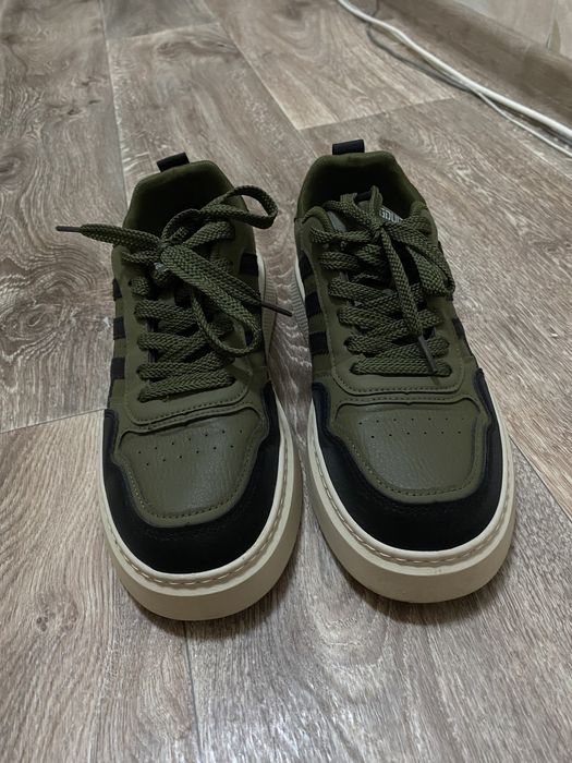 Кроссовки 42 размер