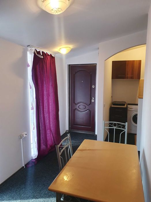 Inchiriez apartament cu doua camere in zona Dambovita