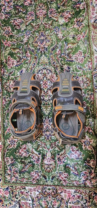 Бесплатно кроссовки,  ботинки