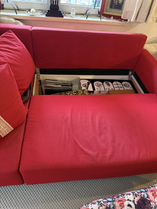 Canapea extensibila cu lada depozitare Ikea