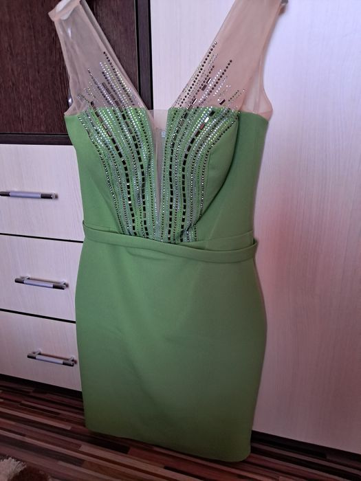 Rochie verde  si roz mărimea 36 38