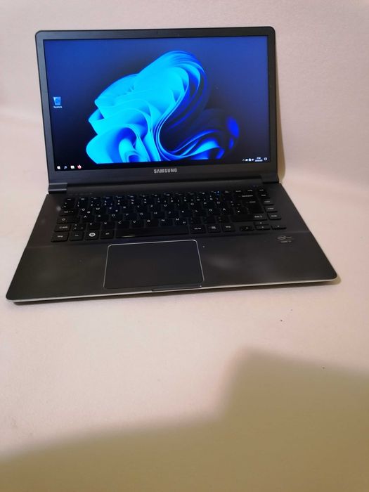 Laptop Samsung i7,  8 GB Ram, SSD 256