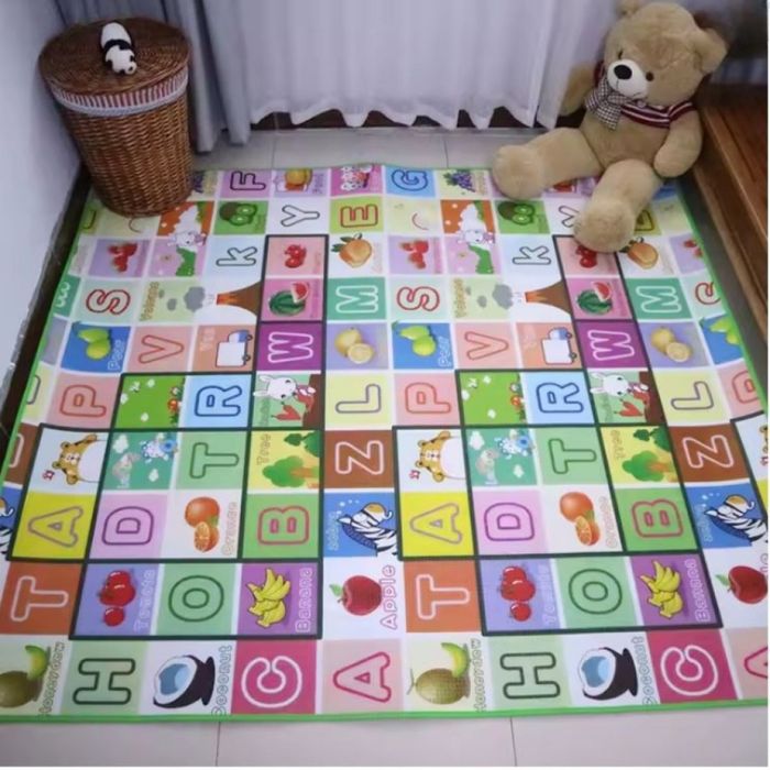 Двулицево детско килимче:
Размери: 120 см х 180 см
Дебелина: 0.5 см
Ма