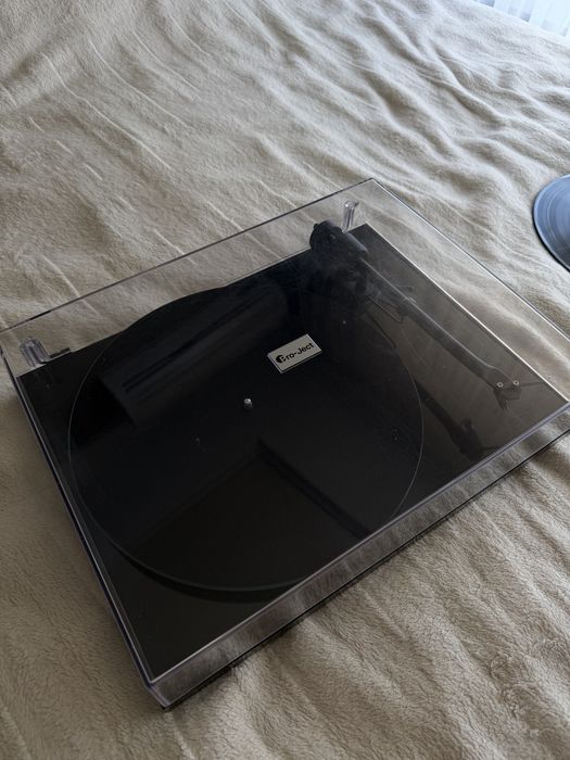проигрыватель винила Pro-Ject +2 пластинки