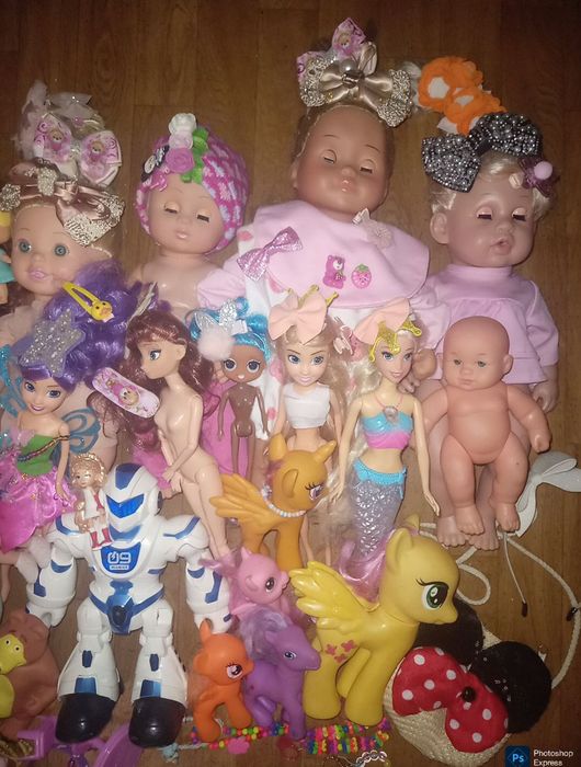 Набор больших кукол и аксессуаров