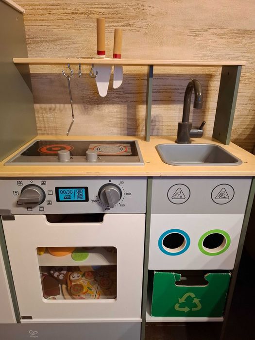 Детска дървена кухня Hape