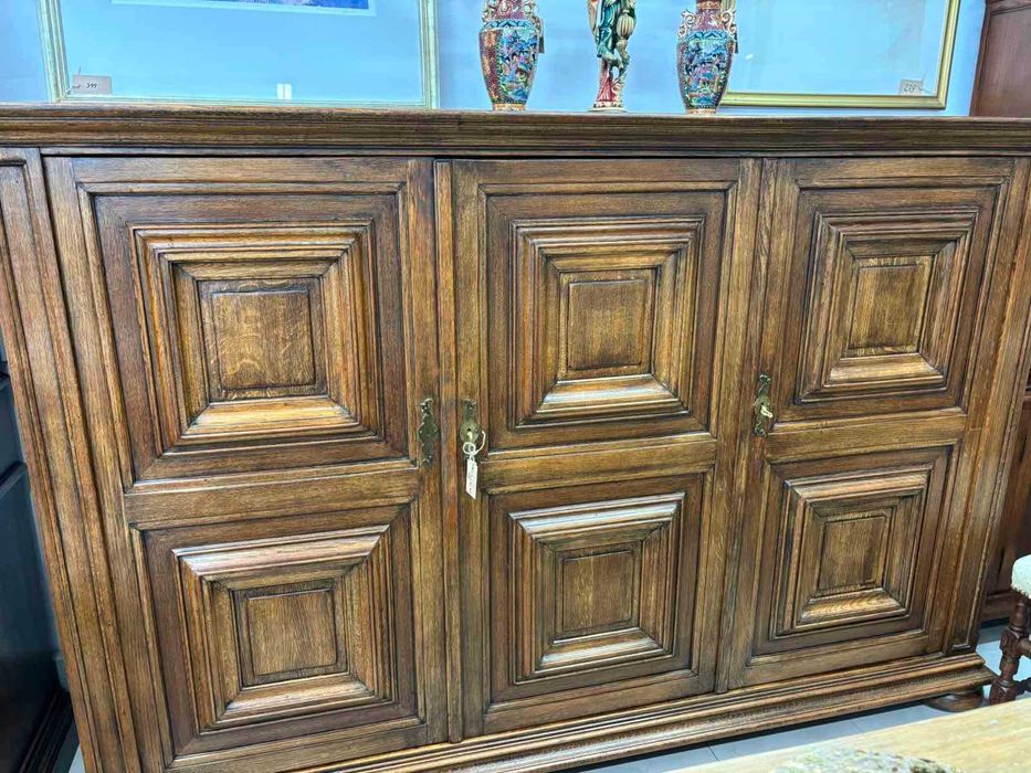 Антикварен шкаф от дъб стил Неоренесанс