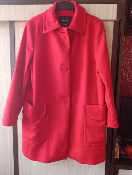 Женская одежда в идеальном состоянии.