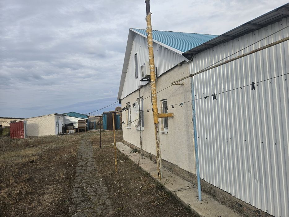 Дара тұрған жер үй сатылады