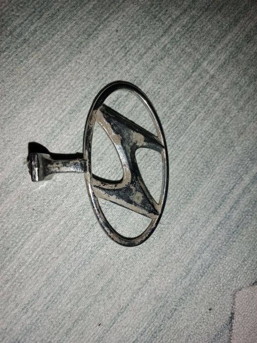 Значек Хюндай с креплением