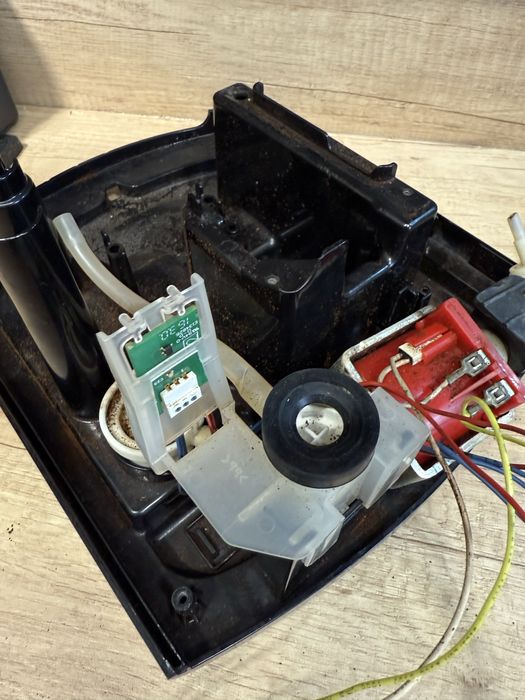 Dezmembrez Espressor automat KRUPS espresseria EA816570 EA816B piese