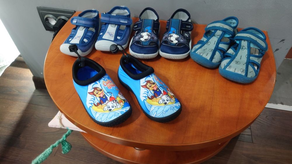 Детски маратонки и пантофи