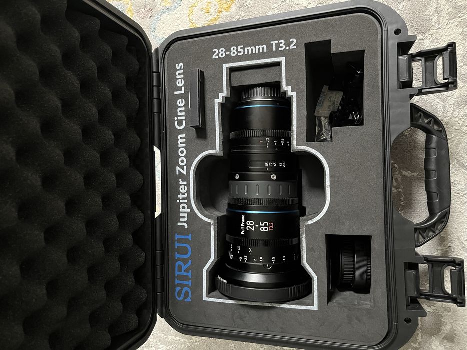 Sirui 28-85mm cine lens