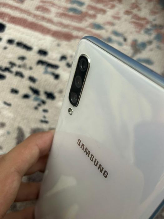 Самсунг А50 сатылады